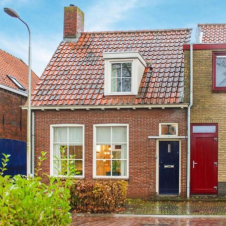 3 Bedroom Amazing Home In Ijzendijke Bagian luar foto