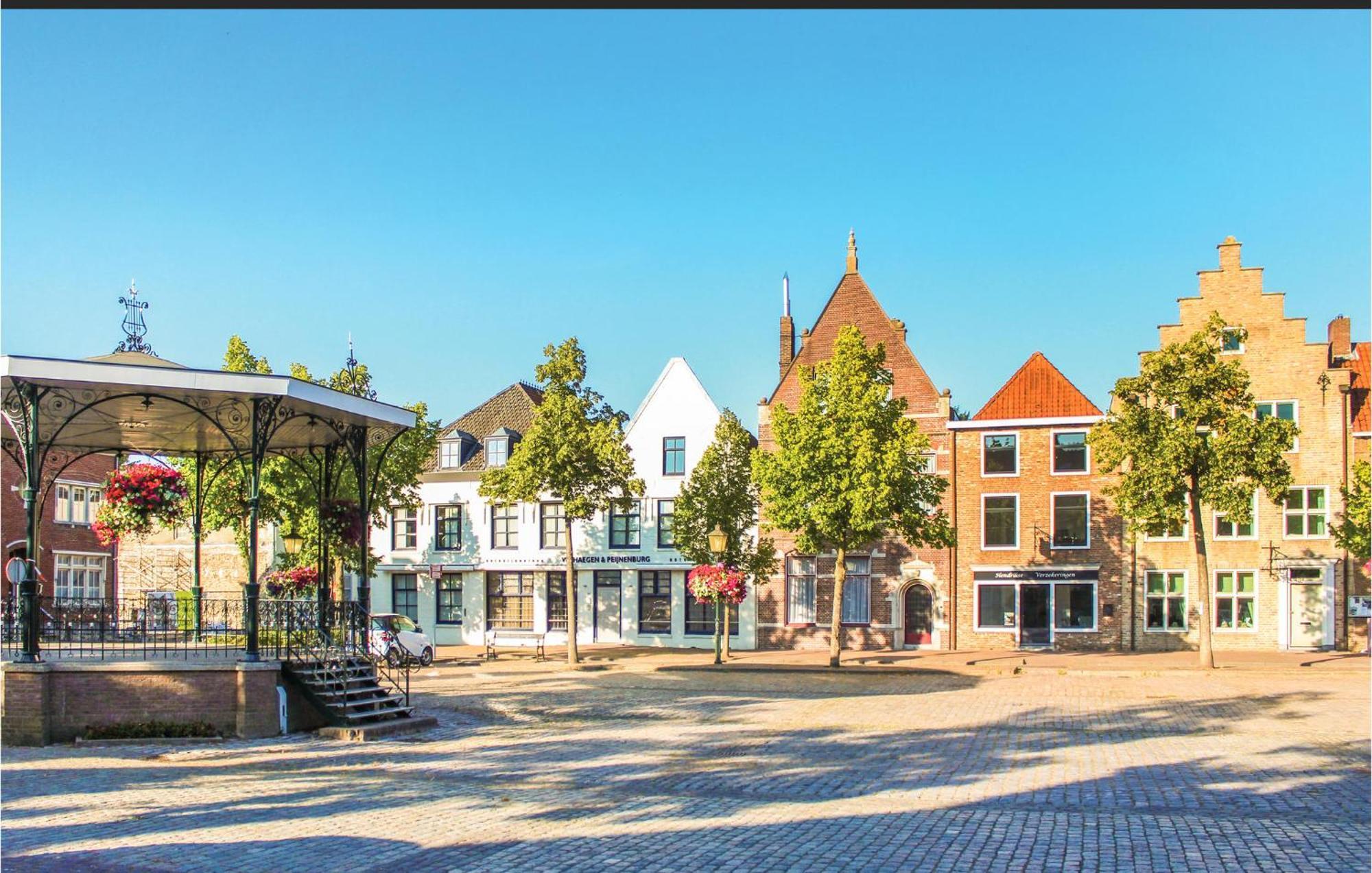 3 Bedroom Amazing Home In Ijzendijke Bagian luar foto